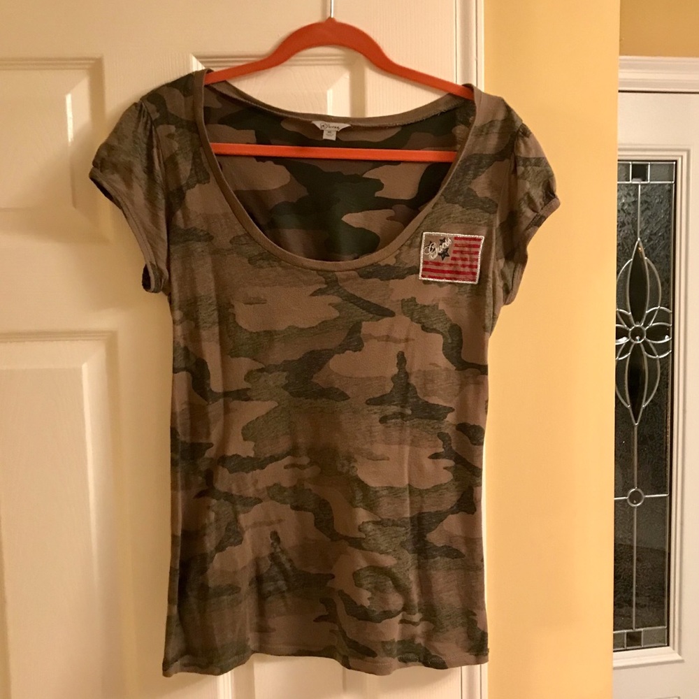 Tee shirts.